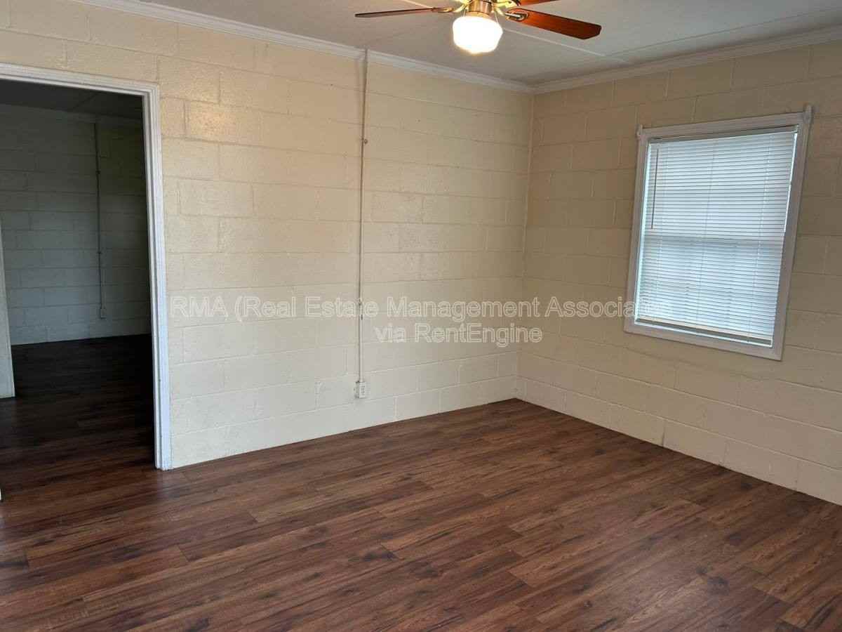 909 Cleveland St - Photo 3 of 7