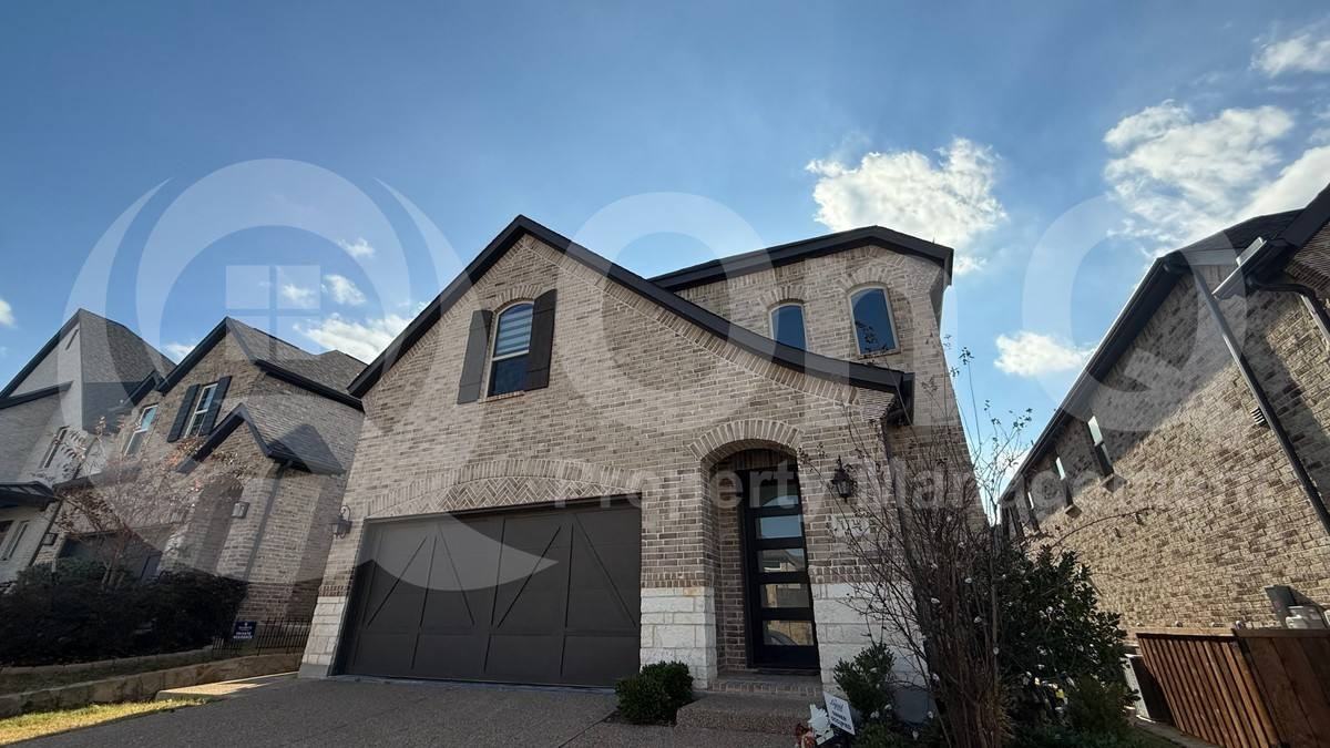 1728 Tallwich Dr - Photo 3 of 10