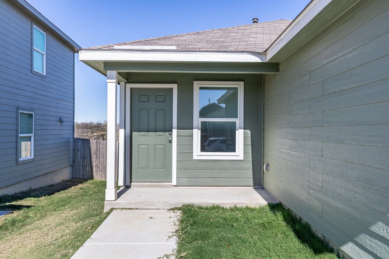 9143 Coronal Rings - Photo 3 of 30