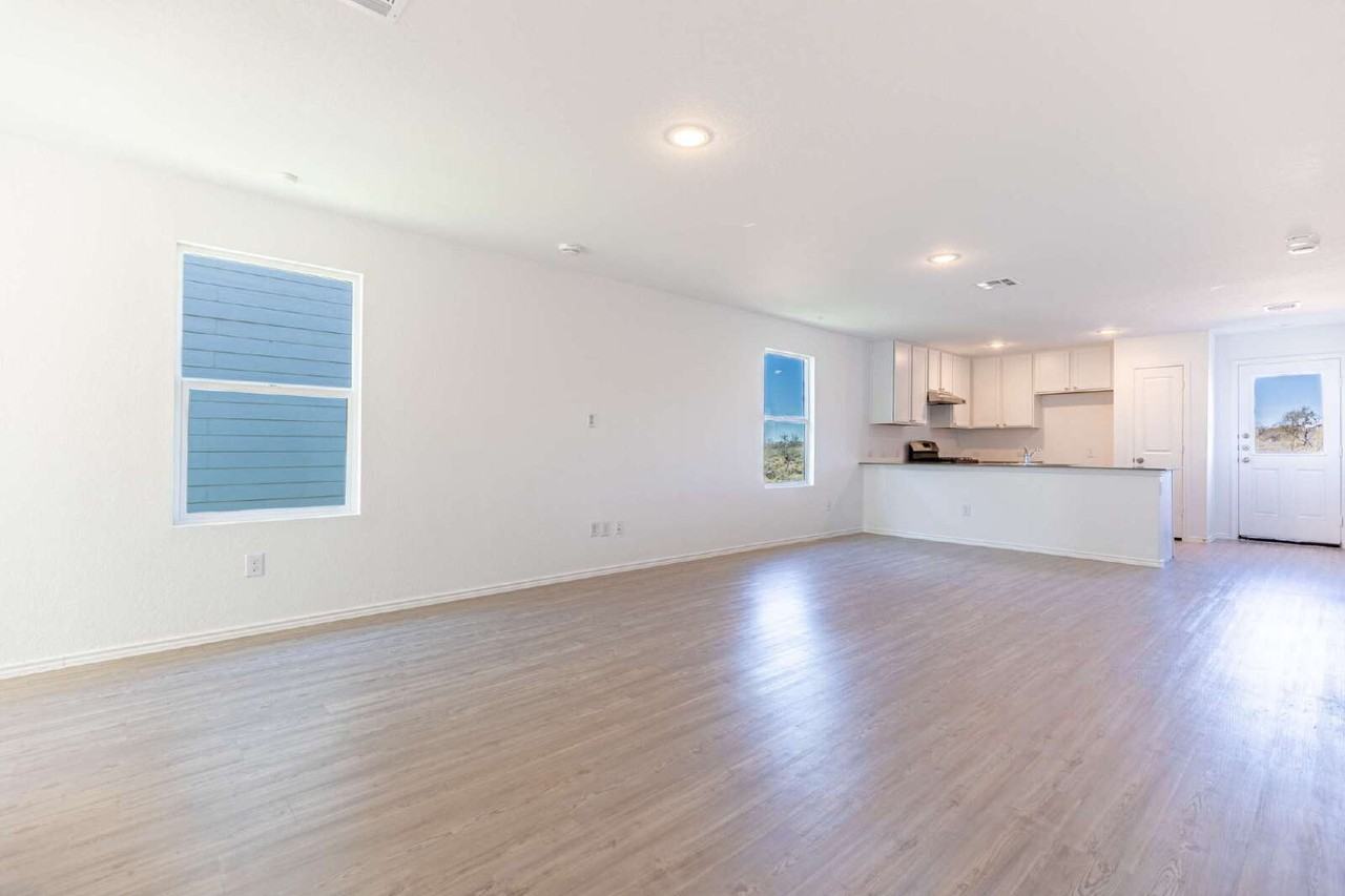 9143 Coronal Rings - Photo 5 of 30