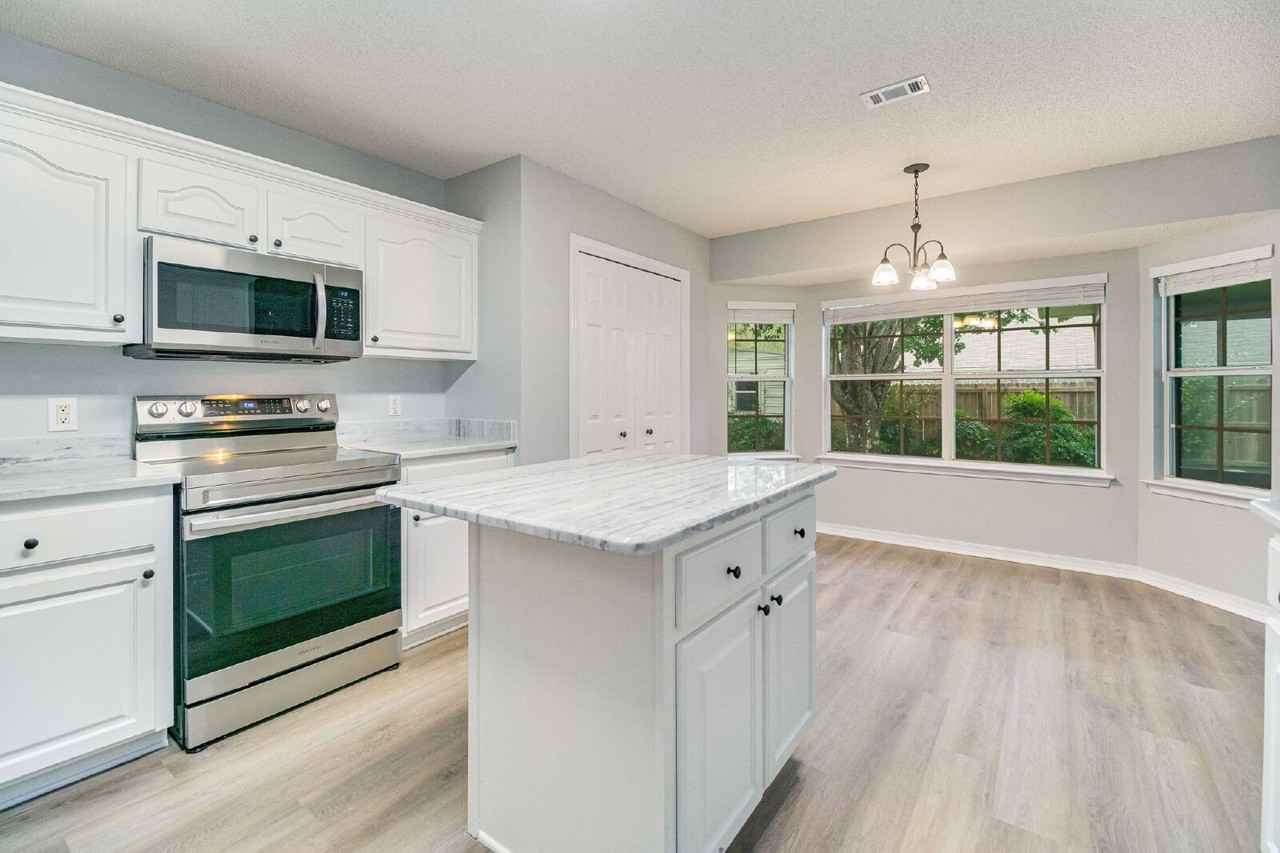 9144 Sebring Dr - Photo 5 of 49