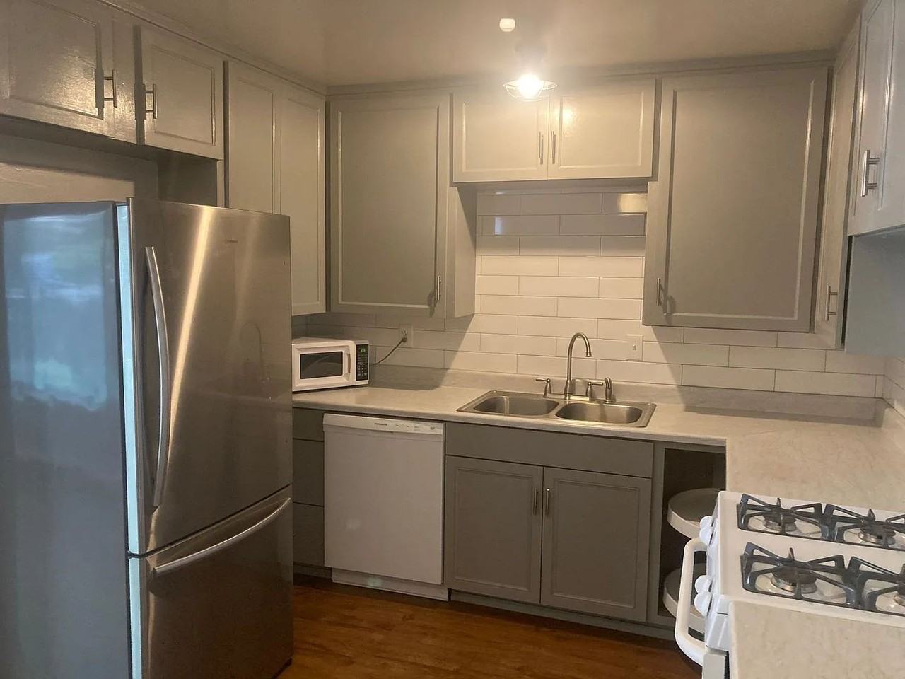 898 Yosemite Pkwy - Photo 3 of 6