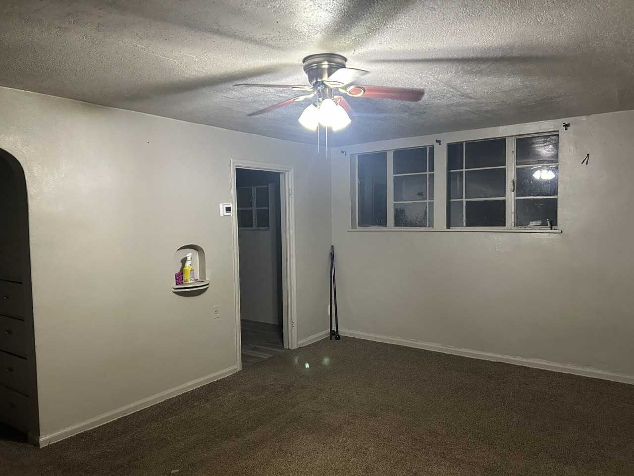 586 26th St - Photo 2 of 3