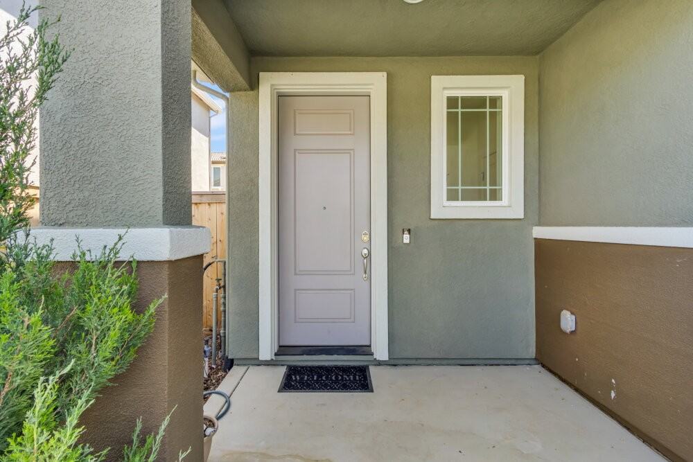 7657 Bracer Way - Photo 3 of 50