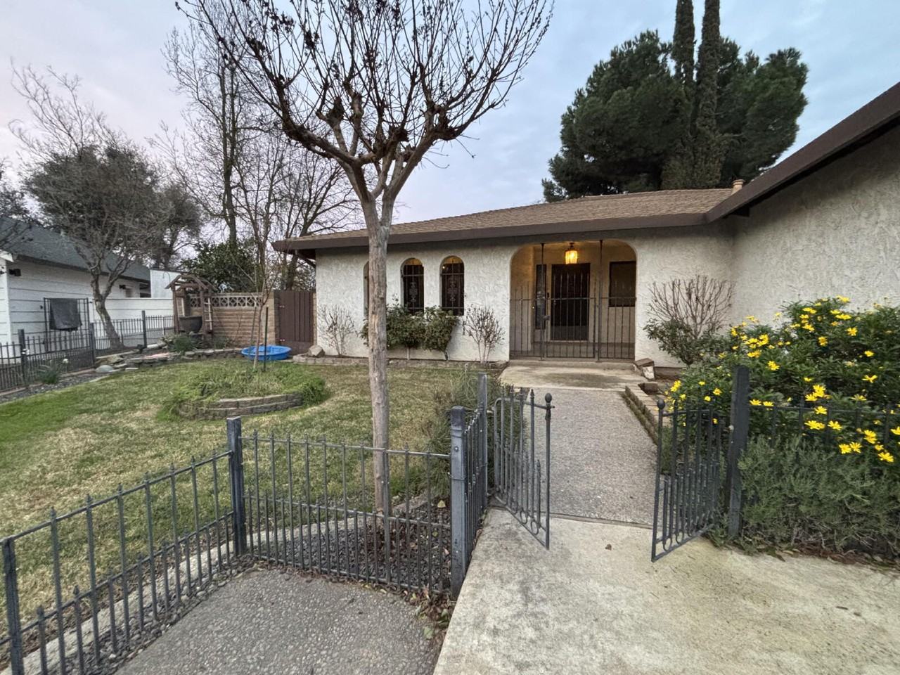 47 Black Pine Way - Photo 3 of 29