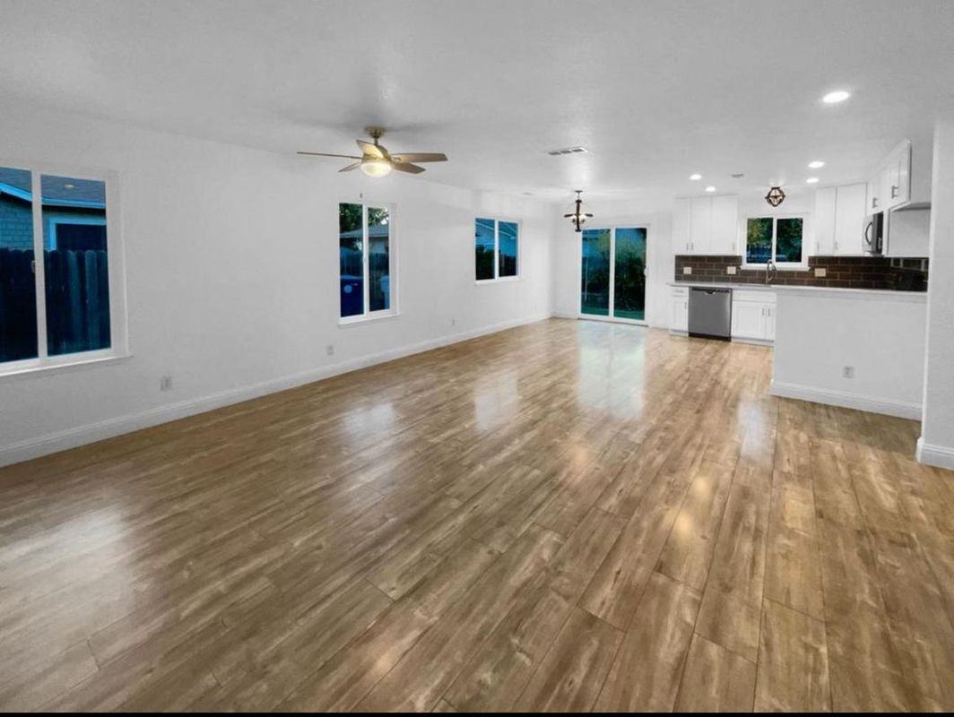 1108 Frienza Ave - Photo 3 of 12