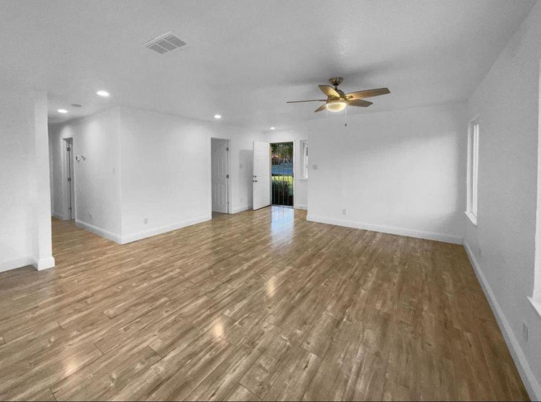 1108 Frienza Ave - Photo 4 of 12