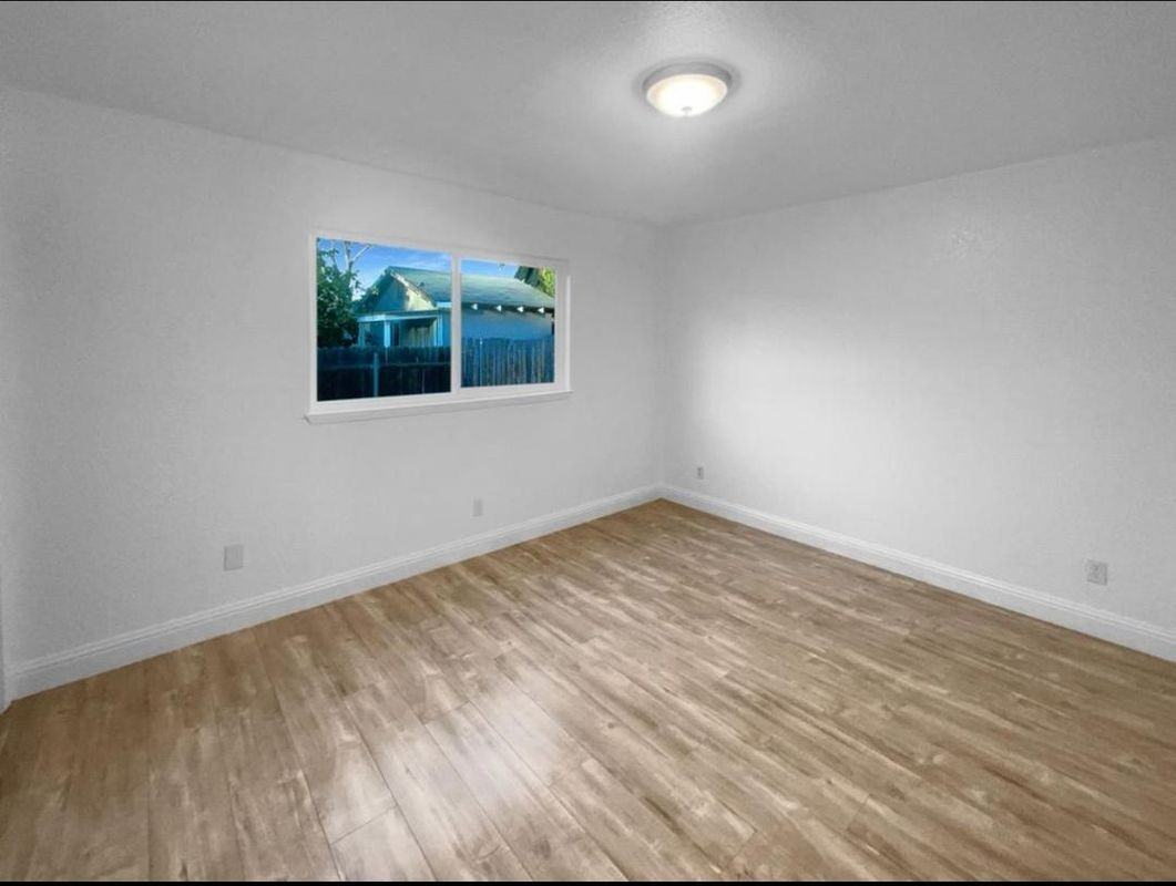 1108 Frienza Ave - Photo 6 of 12