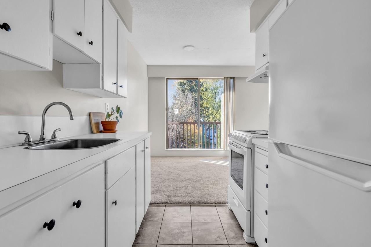 2320 Woodland Drive - Photo 4 of 10