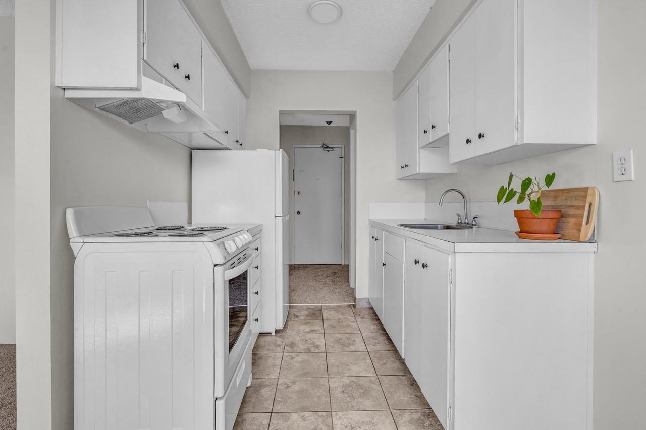 2320 Woodland Drive - Photo 5 of 10