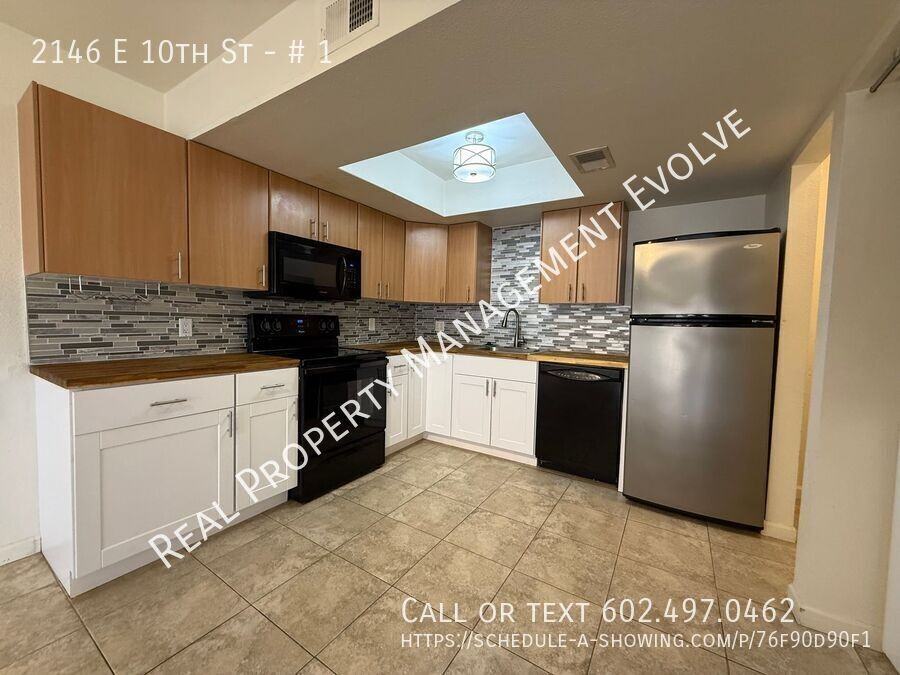 2146 E 10th St #1 - Photo 4 of 20