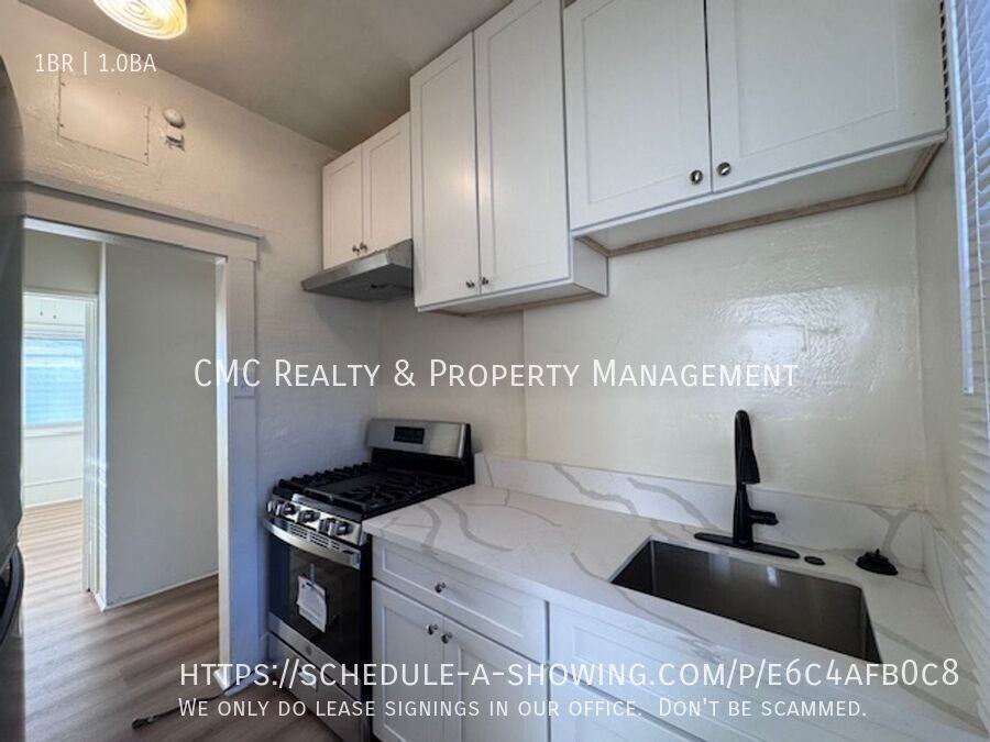 426 W 9th St - Photo 2 of 11