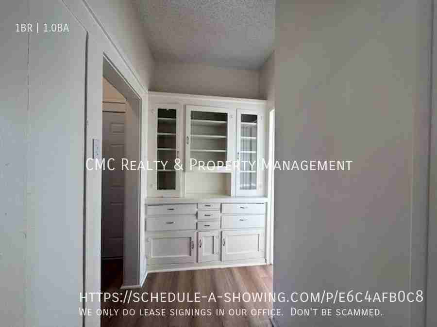 426 W 9th St - Photo 5 of 11