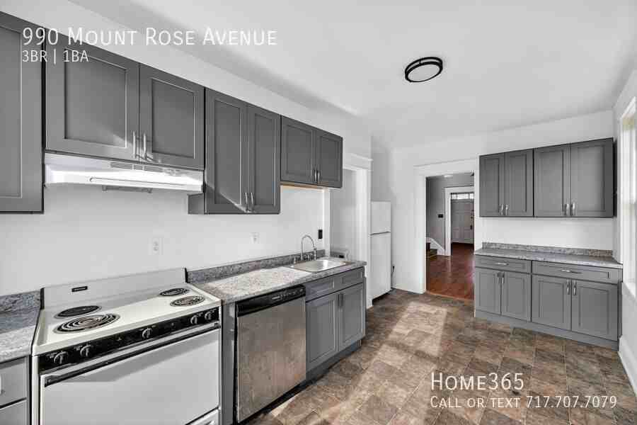990 Mount Rose Ave - Photo 3 of 16