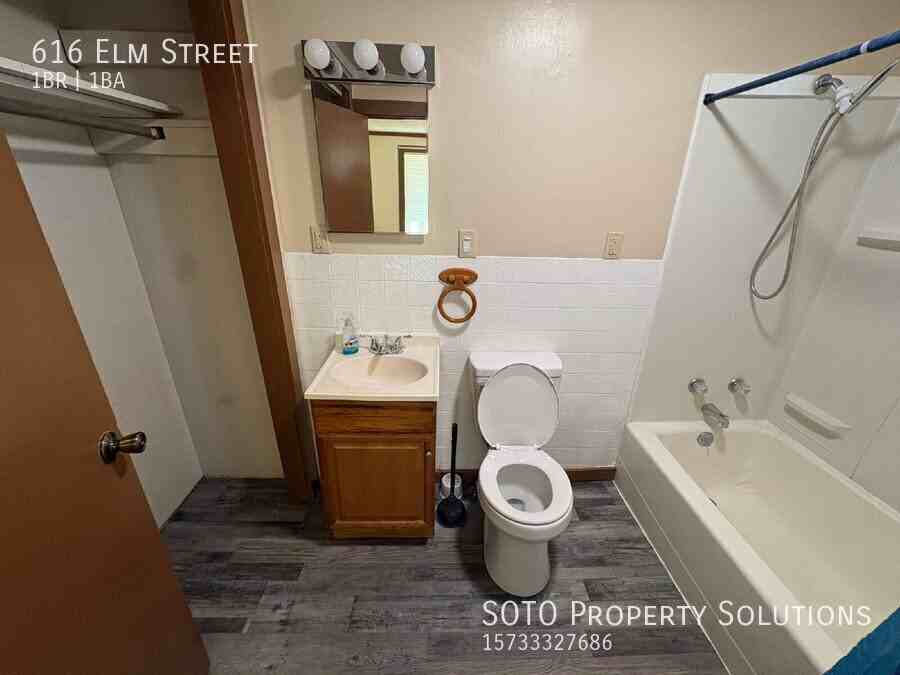 616 Elm St - Photo 5 of 9