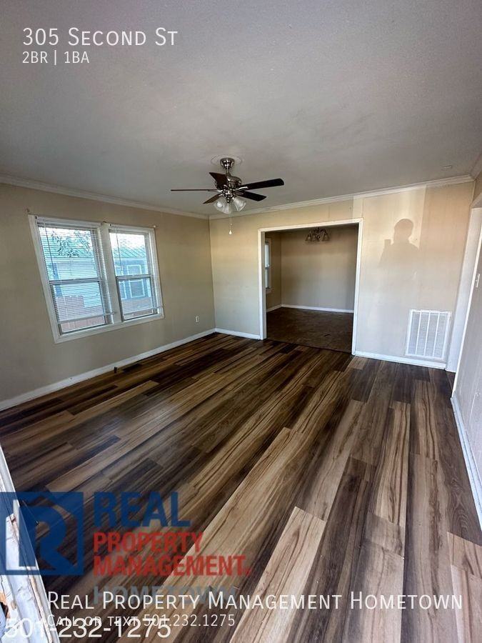 305 2nd St - Photo 2 of 10