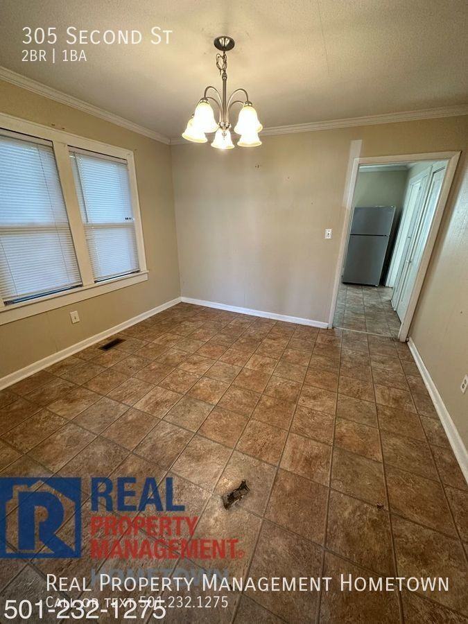 305 2nd St - Photo 3 of 10