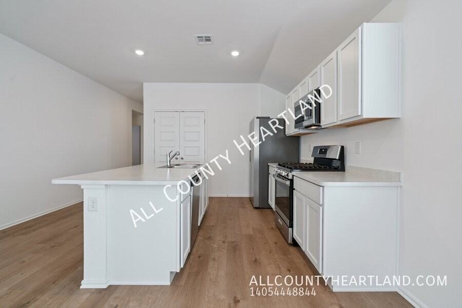 12112 Sw 36th St - Photo 4 of 13