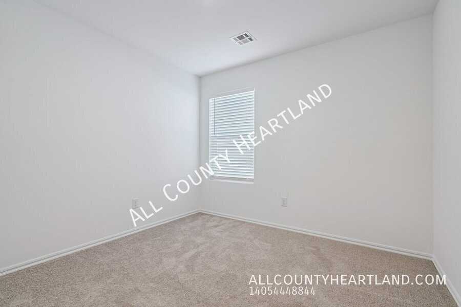 12112 Sw 36th St - Photo 5 of 13