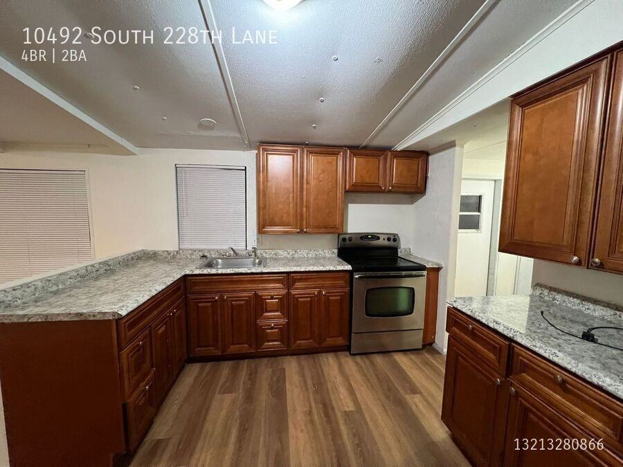 10492 S 228th Ln - Photo 3 of 18