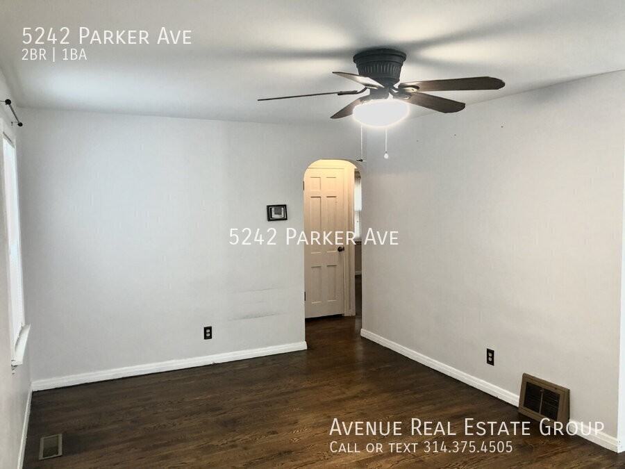 5242 Parker Ave - Photo 6 of 21