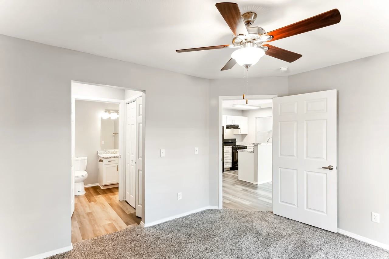 412 Crossing - Photo 3 of 14