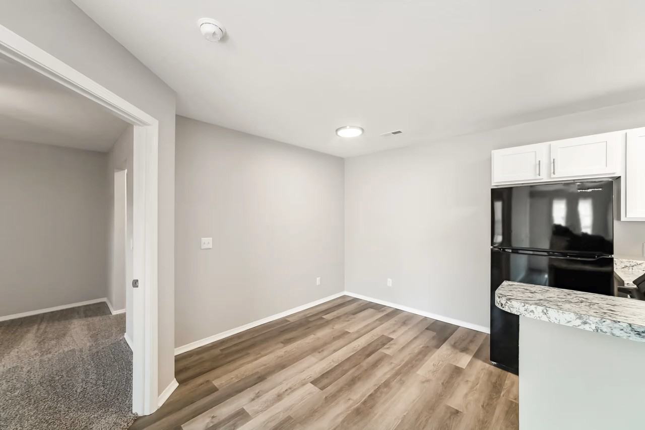 412 Crossing - Photo 6 of 14