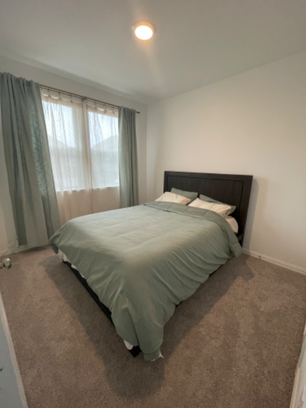 2530 Barnwood Ln - Photo 2 of 6