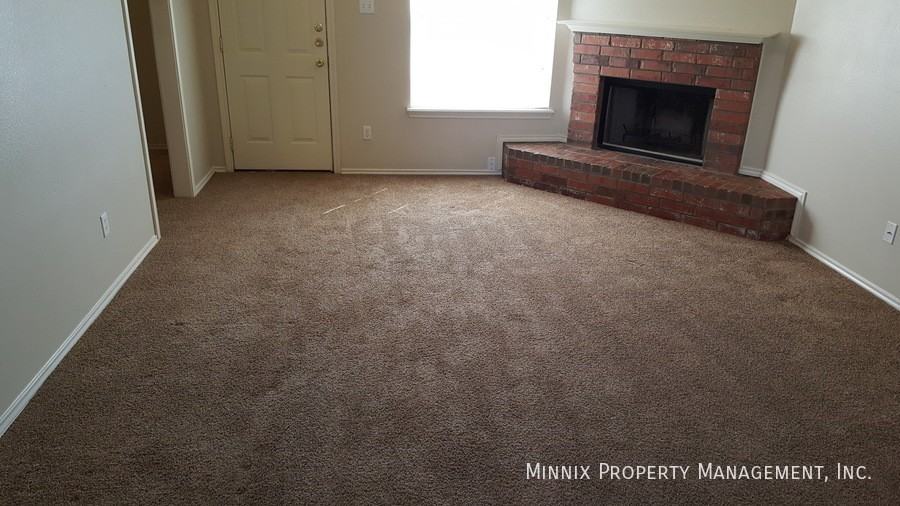 2713 109th St - Photo 4 of 25