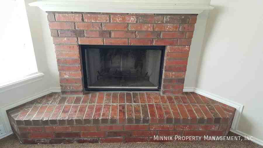 2713 109th St - Photo 5 of 25