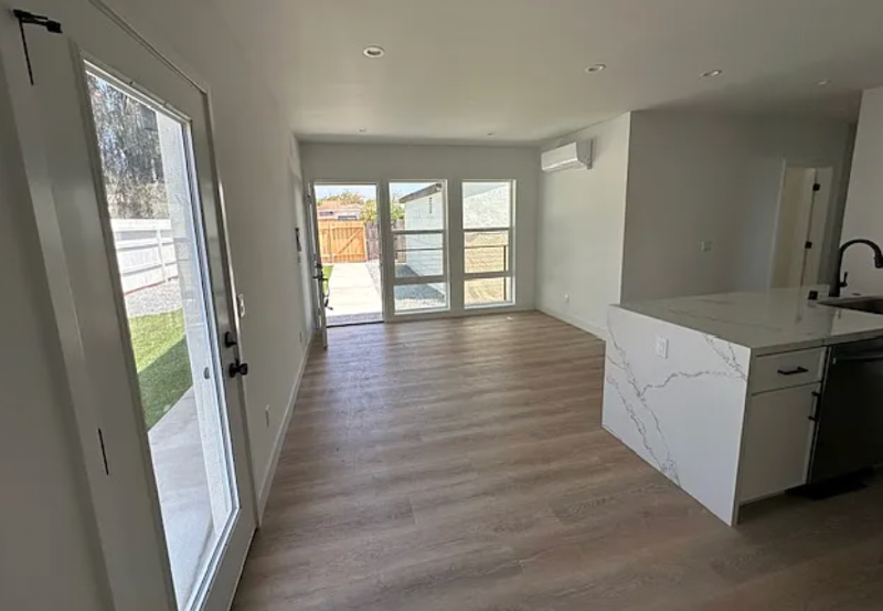 4594 Harbinson Ave - Photo 6 of 9