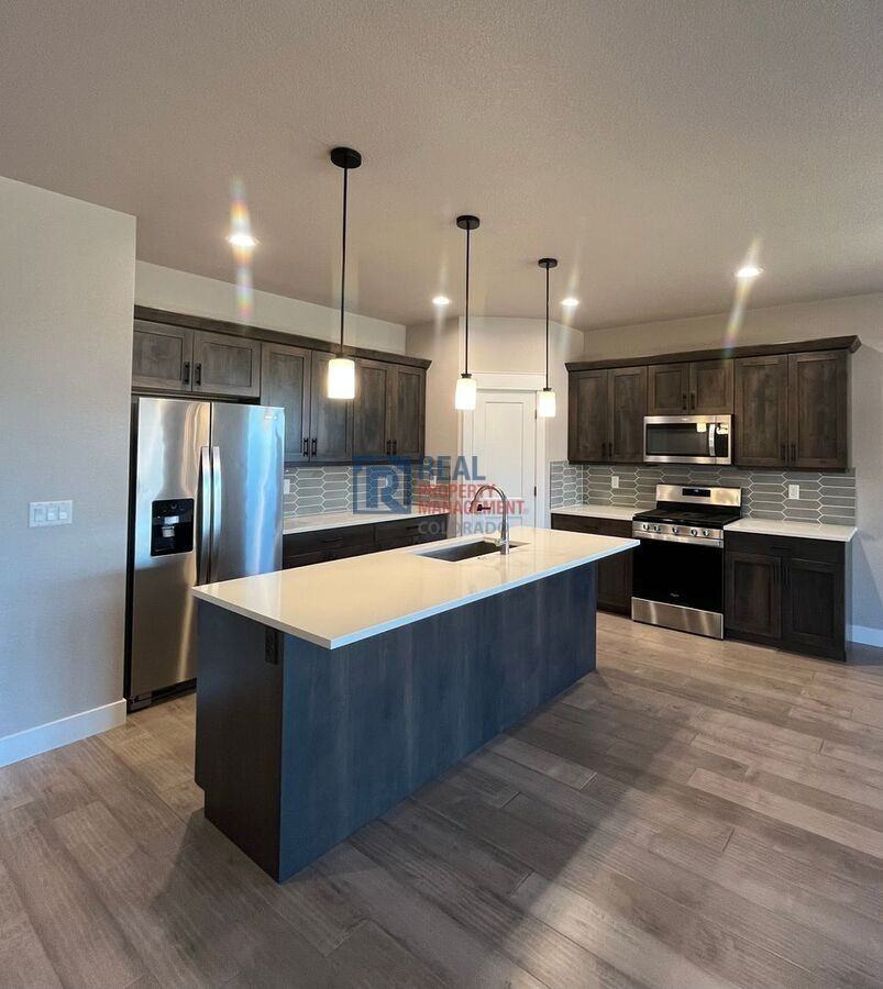 1912 Tidewater Ln - Photo 2 of 25