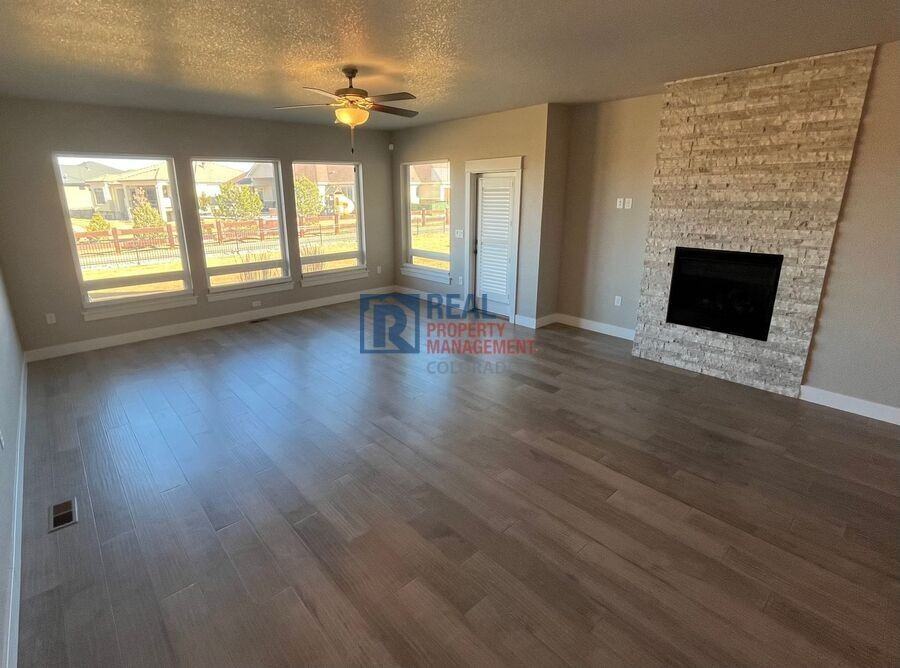 1912 Tidewater Ln - Photo 6 of 25