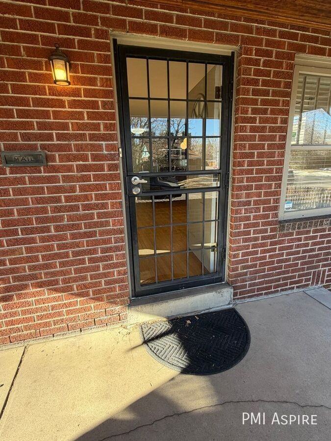 507 S Clarkson St - Photo 3 of 41