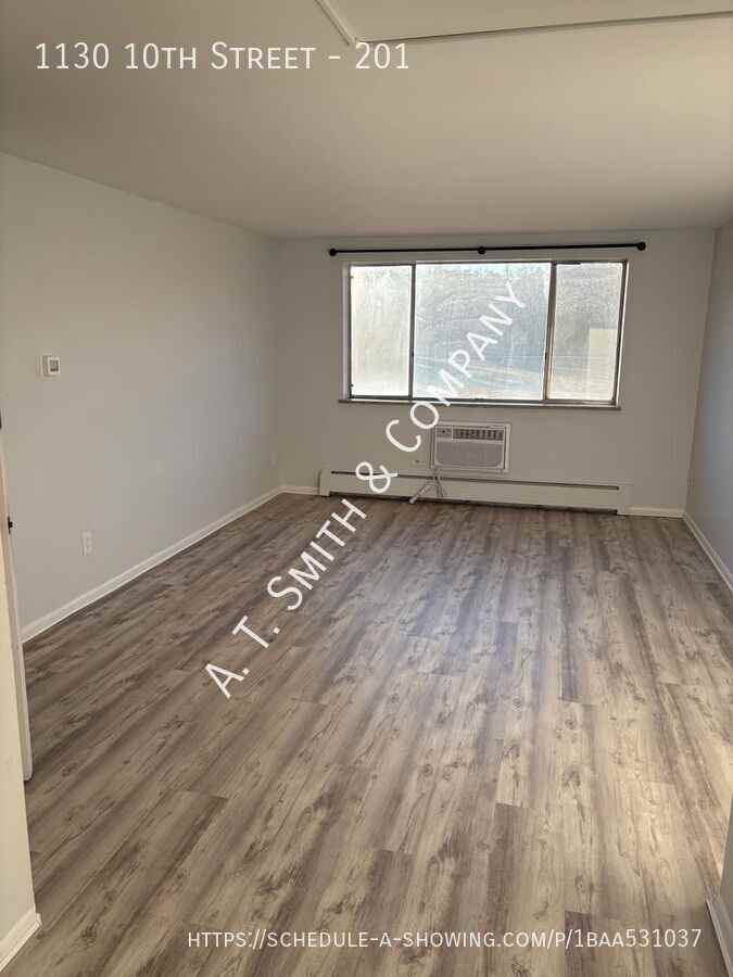 1130 10th St #201 - Photo 3 of 26