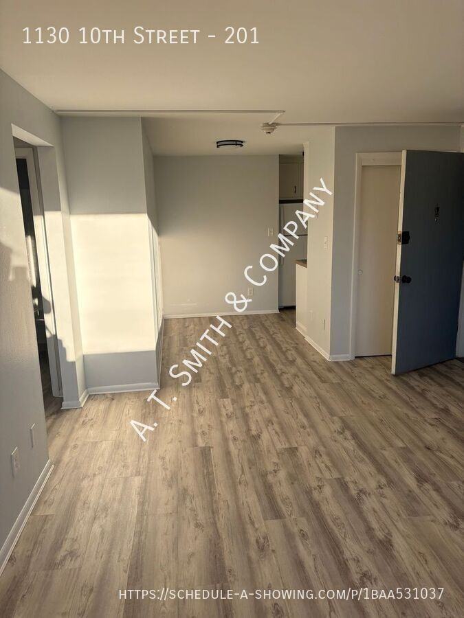 1130 10th St #201 - Photo 4 of 26