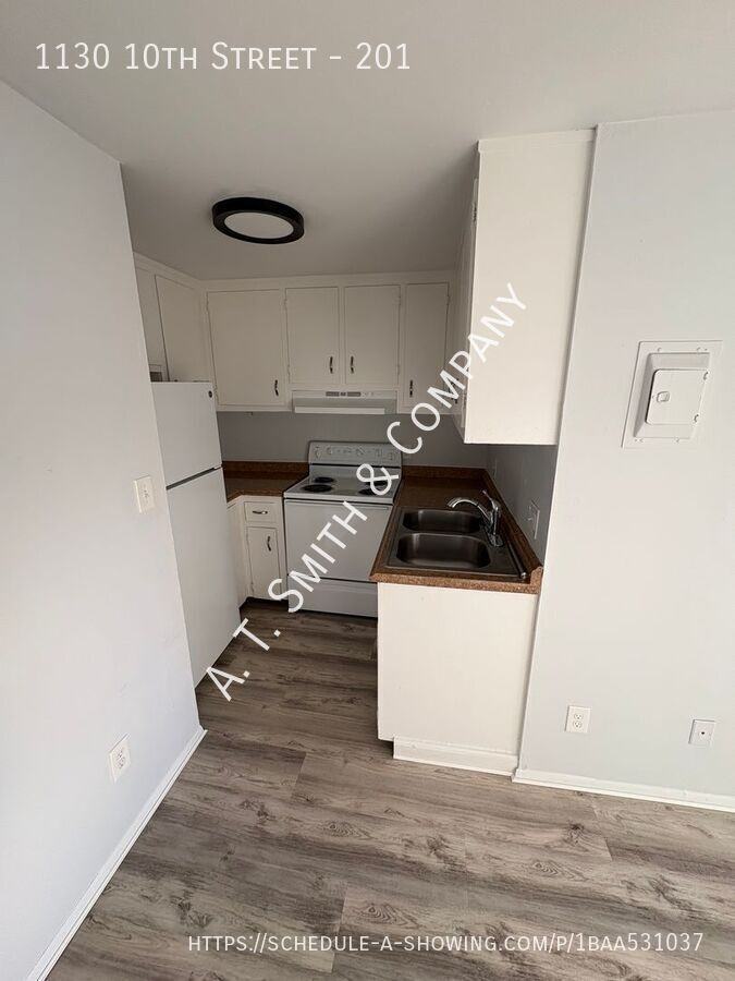 1130 10th St #201 - Photo 6 of 26