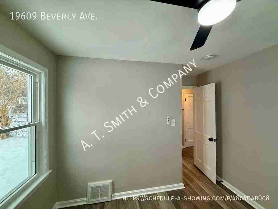 19609 Beverly Ave - Photo 6 of 15