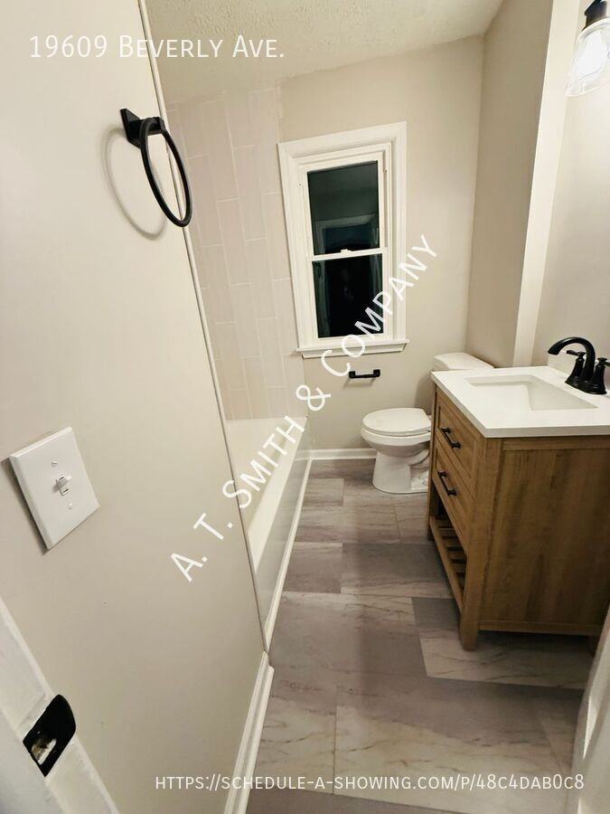 19609 Beverly Ave - Photo 7 of 15