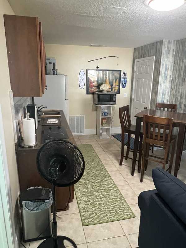 818 N Central Ave - Photo 2 of 6