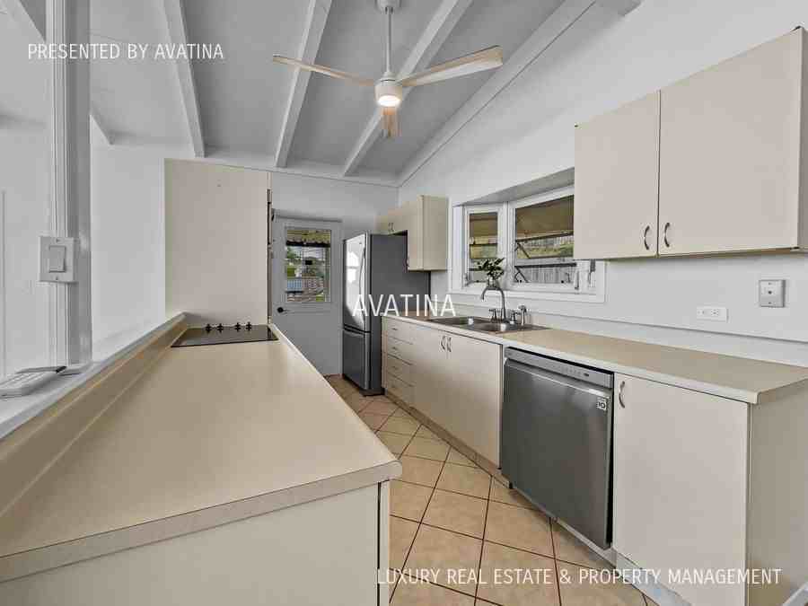 1404 Laamia Pl - Photo 4 of 24