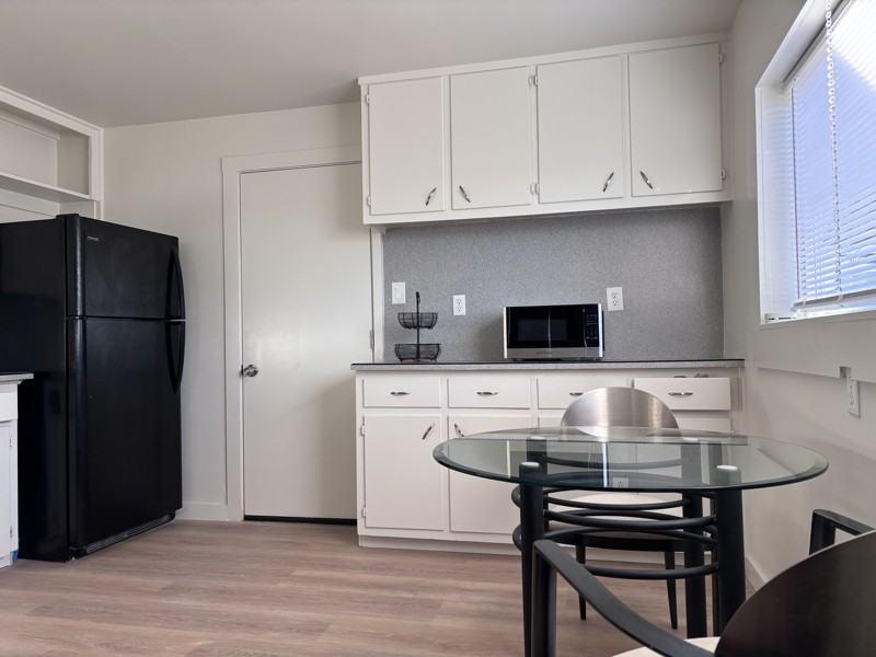 9402 Claremont Ave Ne #A - Photo 7 of 23