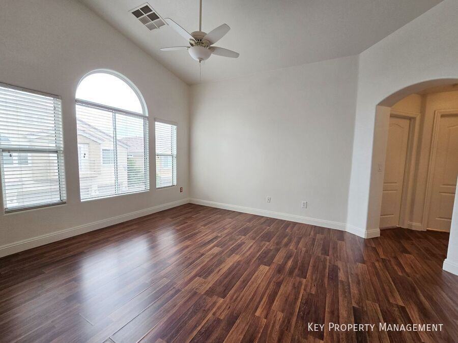 9133 Goose Lake Way #101 - Photo 7 of 22