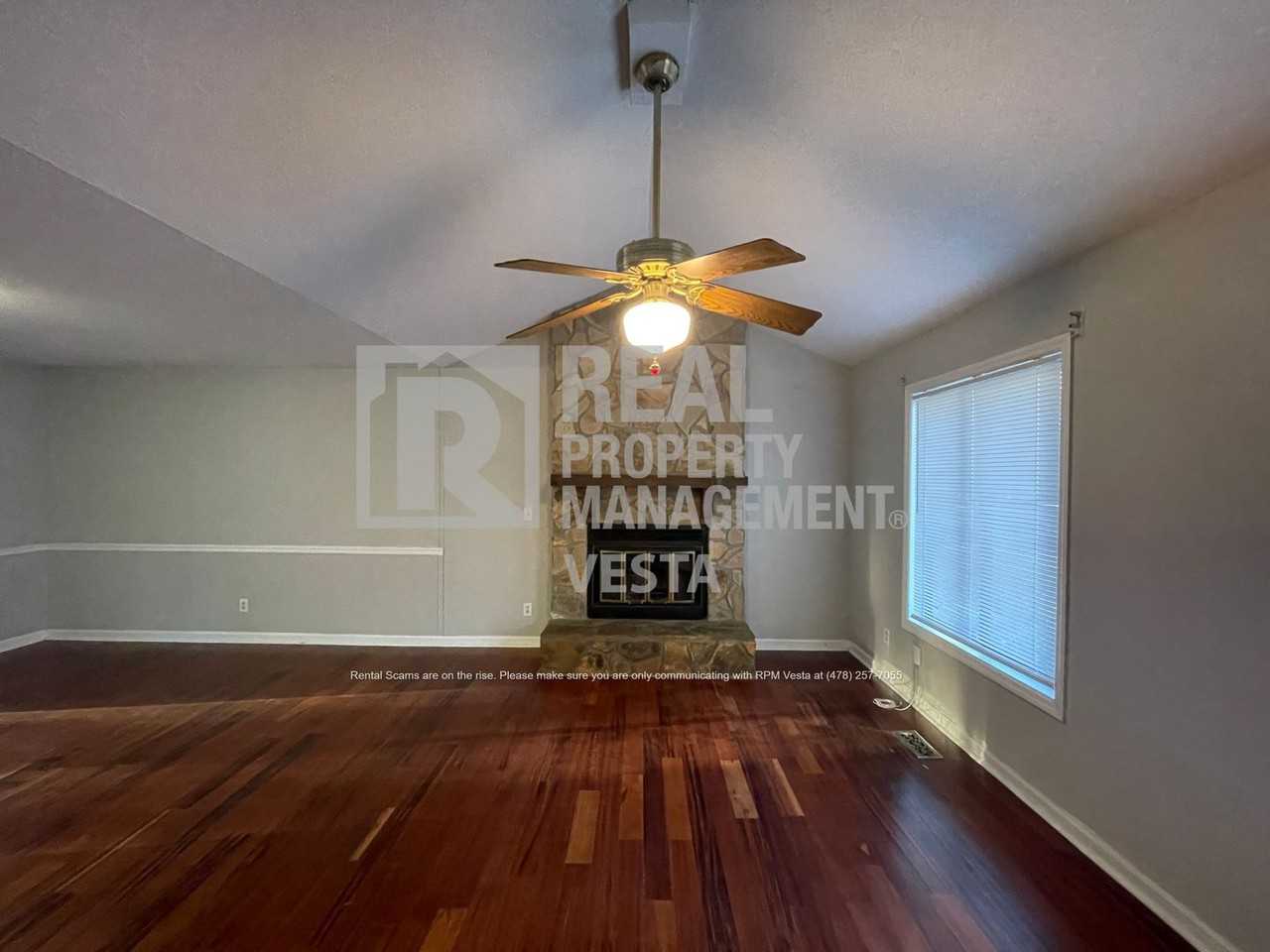 307 Fox Tail Dr - Photo 2 of 18