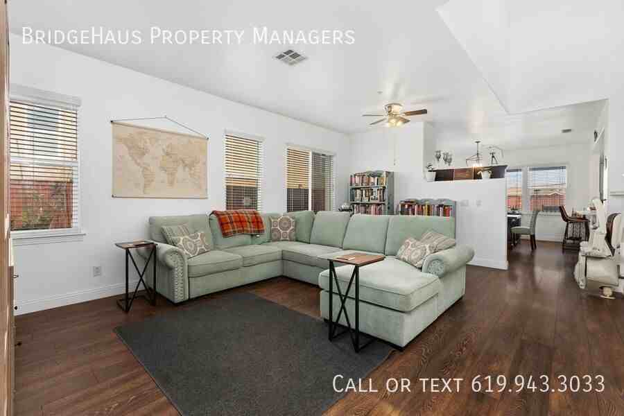 10252 Oak Spur Way - Photo 7 of 37