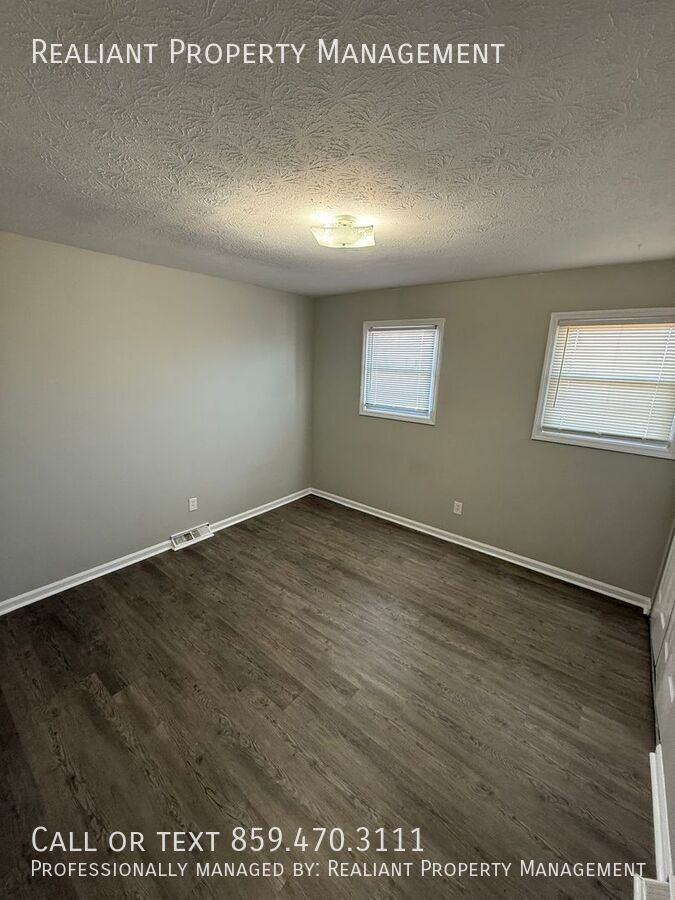 952 Villa Dr #5 - Photo 2 of 13