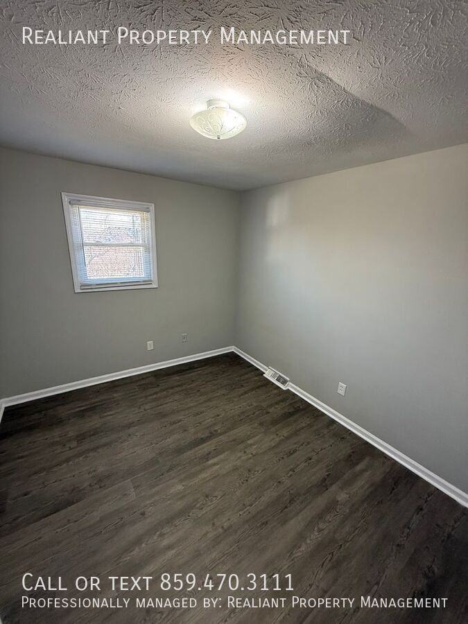 952 Villa Dr #5 - Photo 3 of 13