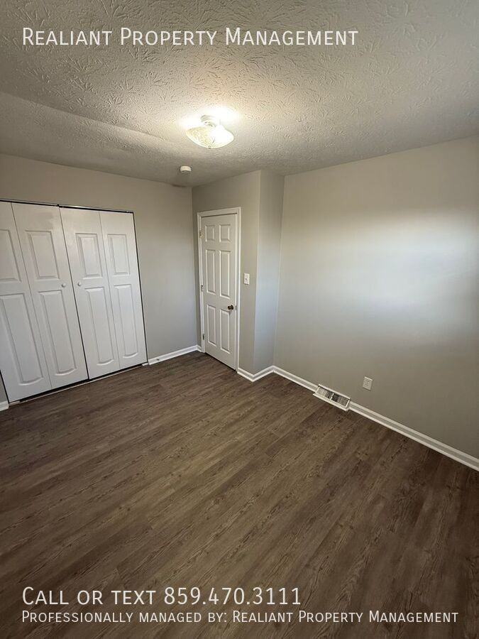 952 Villa Dr #5 - Photo 4 of 13