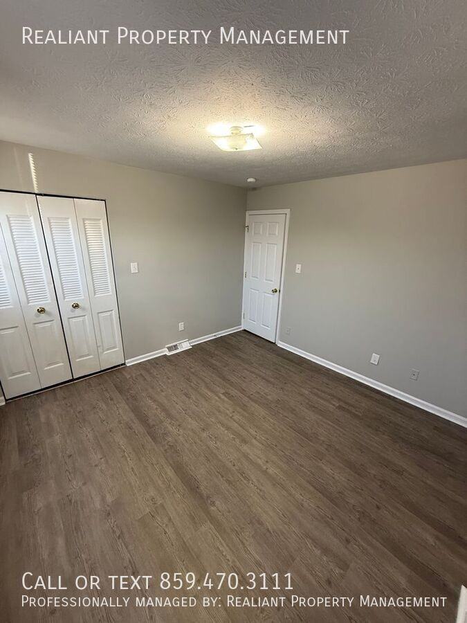 952 Villa Dr #5 - Photo 5 of 13