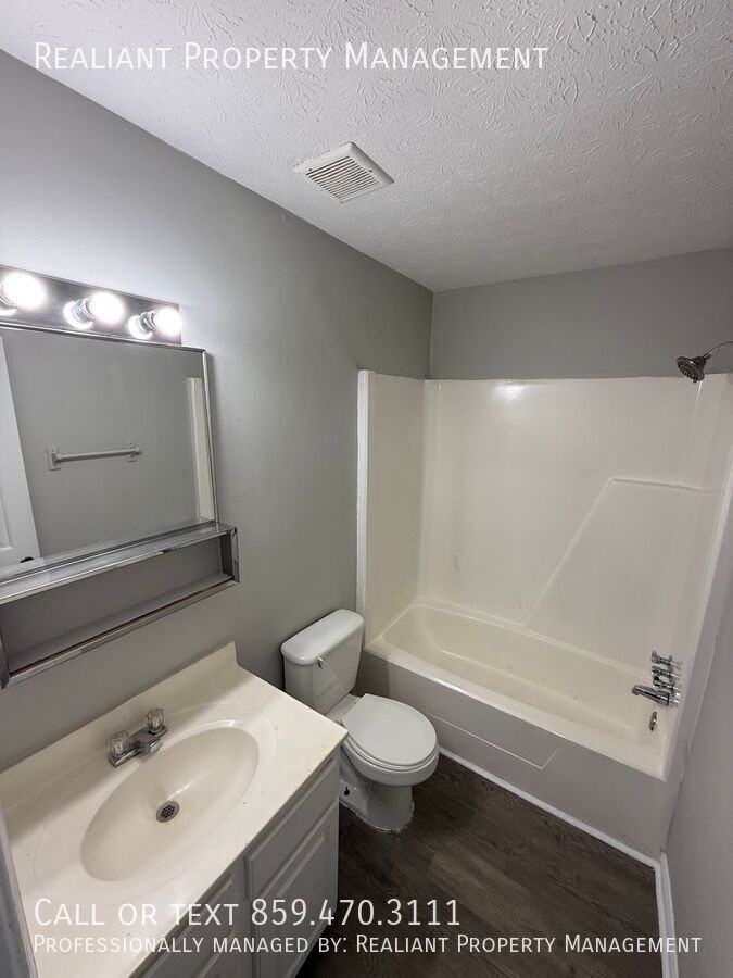 952 Villa Dr #5 - Photo 6 of 13